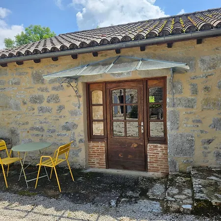 Entre Pierres Et Legendes לינה וארוחת בוקר